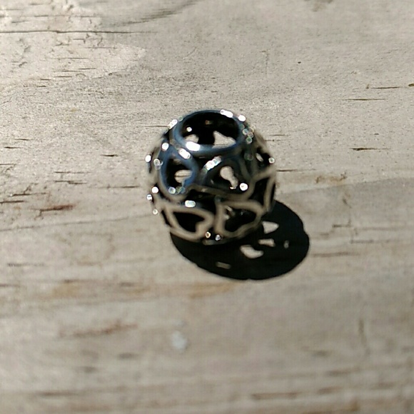 Chamilia "Open Hearts" charm - Picture 3 of 4